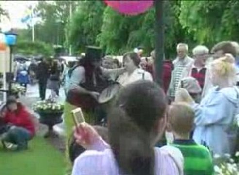 LES PUCES SALTIMBANQUES; MARCELLE ET LULU. Part 2