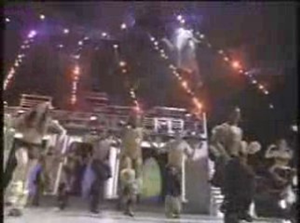 Whitney houston mya & usher rende hommage  a mickael jackson