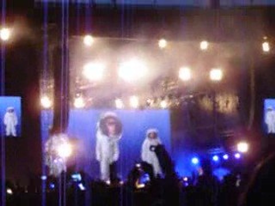 Depeche Mode - "Enjoy the silence"