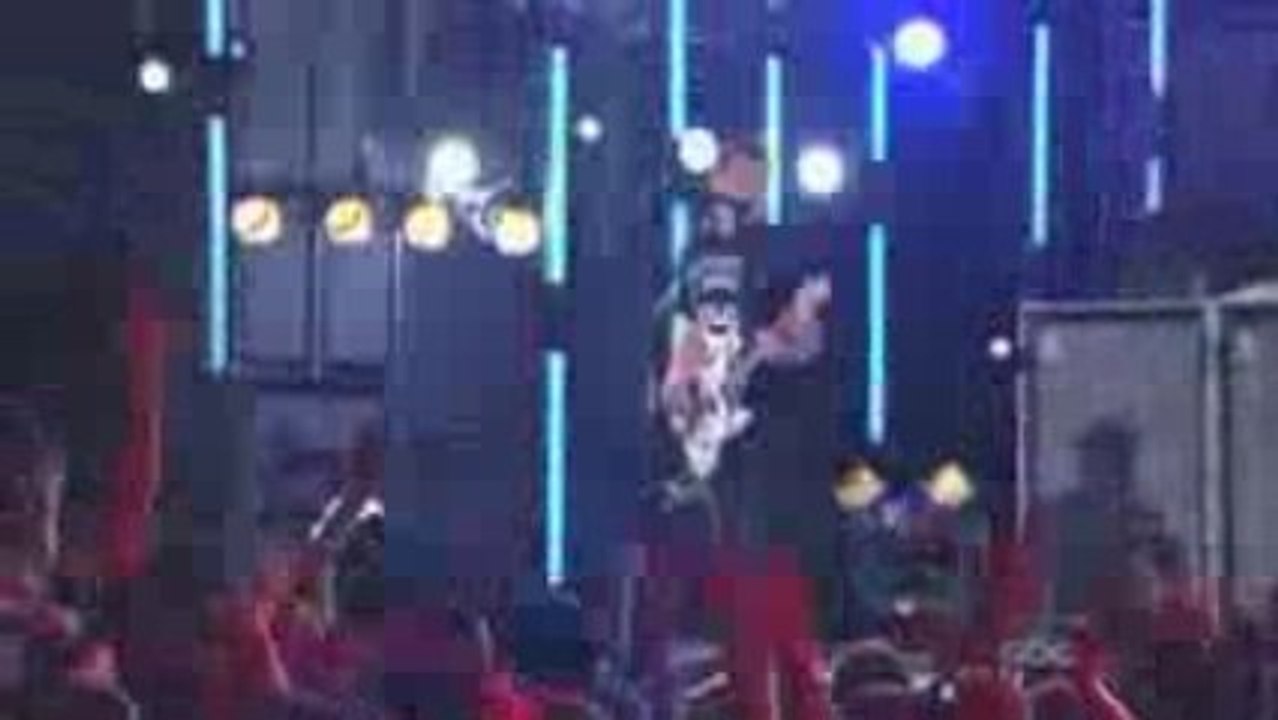 Blink 182 - What's my age again? (live Jimmy Kimmel Show)