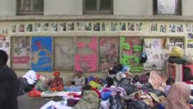 Travailleurs sans-papiers sur le trottoir