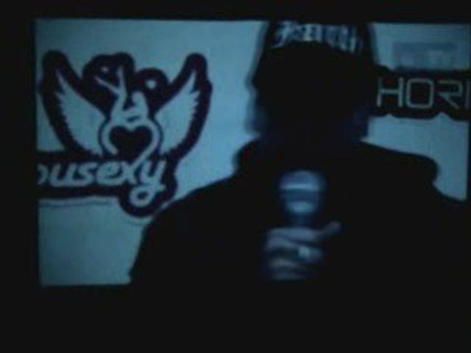 IPHONE VIDEO PROJECTOR NEW GADGET 2009