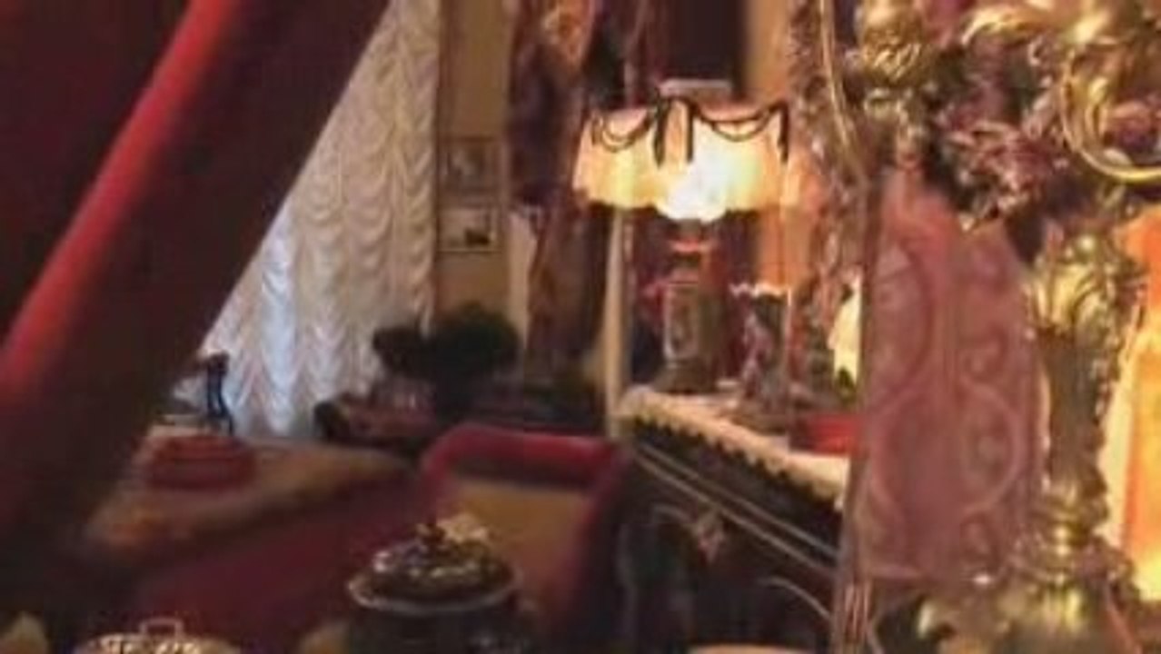 A Maison Close style decor from the Belle Epoque!