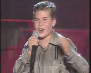 Sergio  "Dueños del amor" 2003 Eurojunior Contest