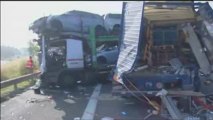 Ravage door aanrijding trucks op E313.