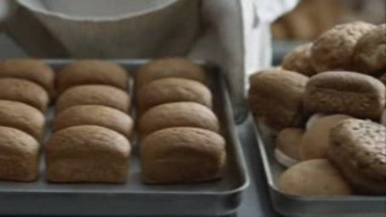 Hovis - Rolls
