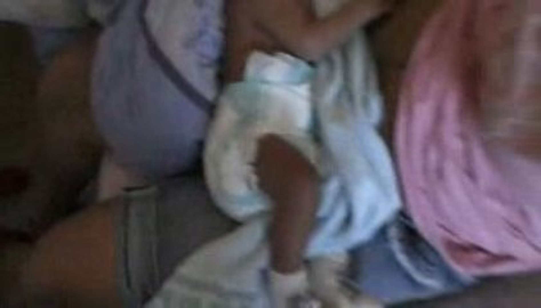 Bebe Fait Un Gros Caca Video Dailymotion