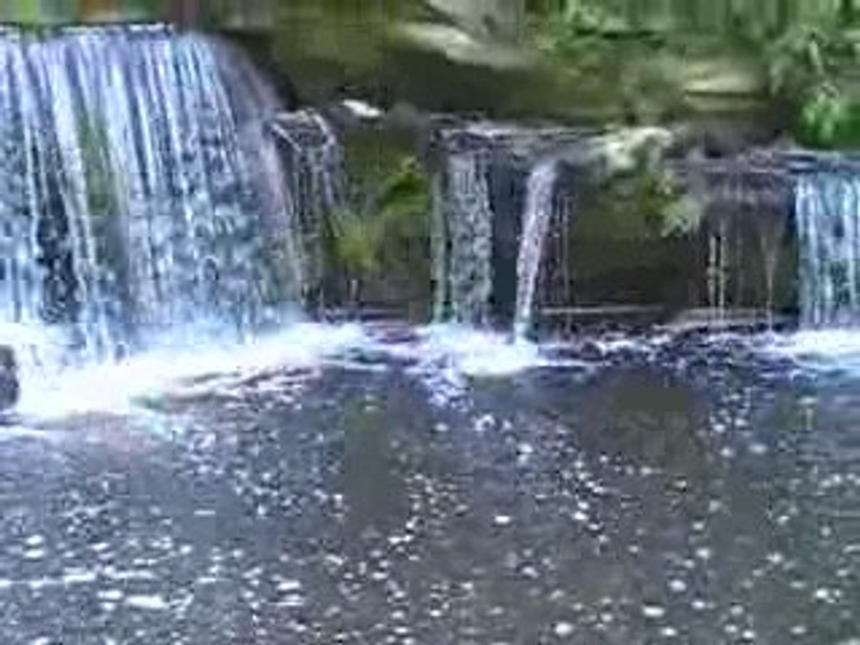 petites chutes d'eaux aux étangs mellaerts à bruxelles