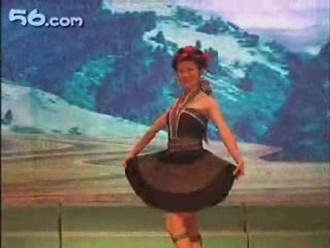 苗族服装展示 Ntxhais Hmoob Suav Tsoos Tshos