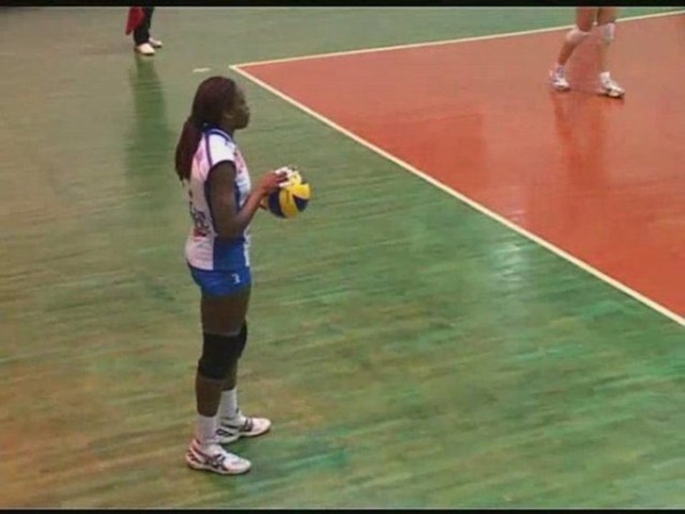 Paula Cortes Outside Hitter # 3