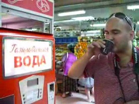 Автоматы газводы в стиле ретро появились в Москве