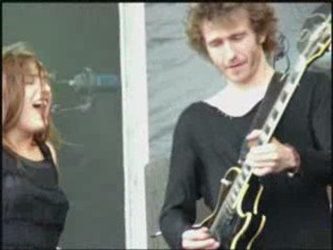 Izia - Back in Town - live @ Solidays 2009