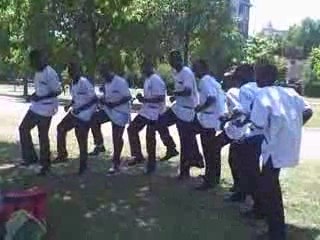 'Tuli Tuli' Impromptu Performance in Kensington Gardens
