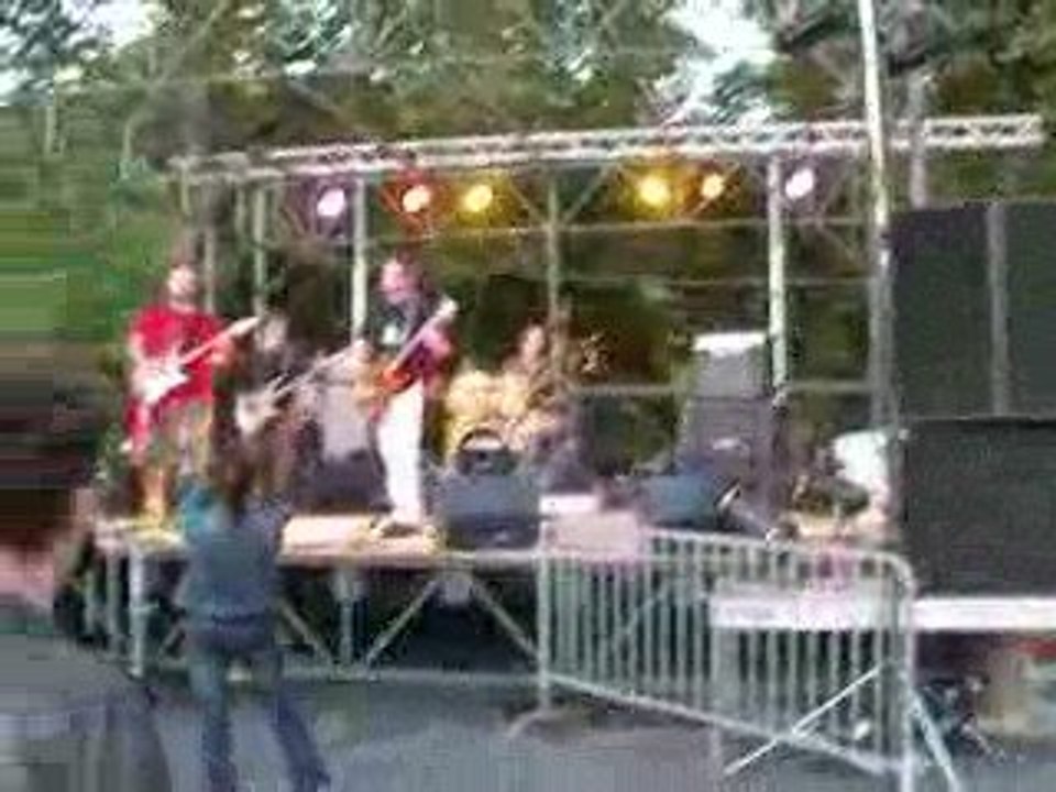 DETRITUS AND THE DESTROYER FETE DE LA MUSIQUE FUMEL 2009