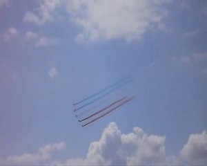 Démonstration de la patrouille de France au salon du Bourget