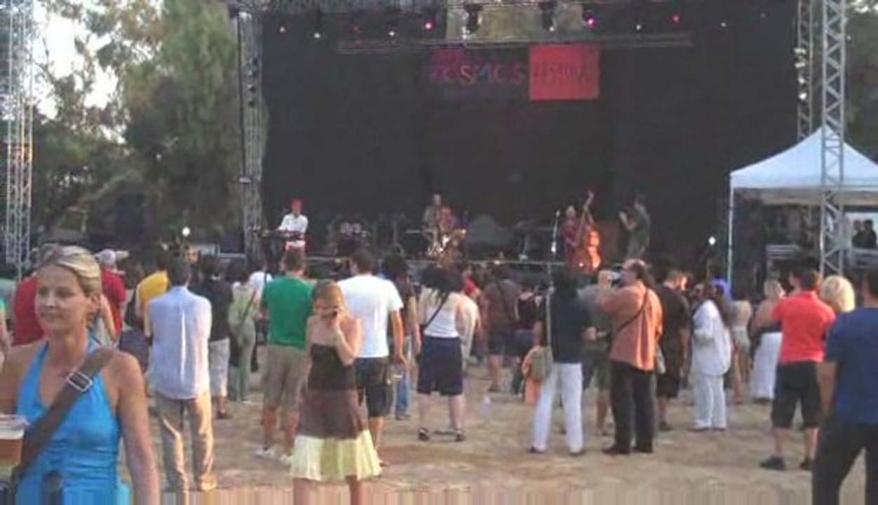 KOSMOS FESTIVAL DAY 1 - burger project