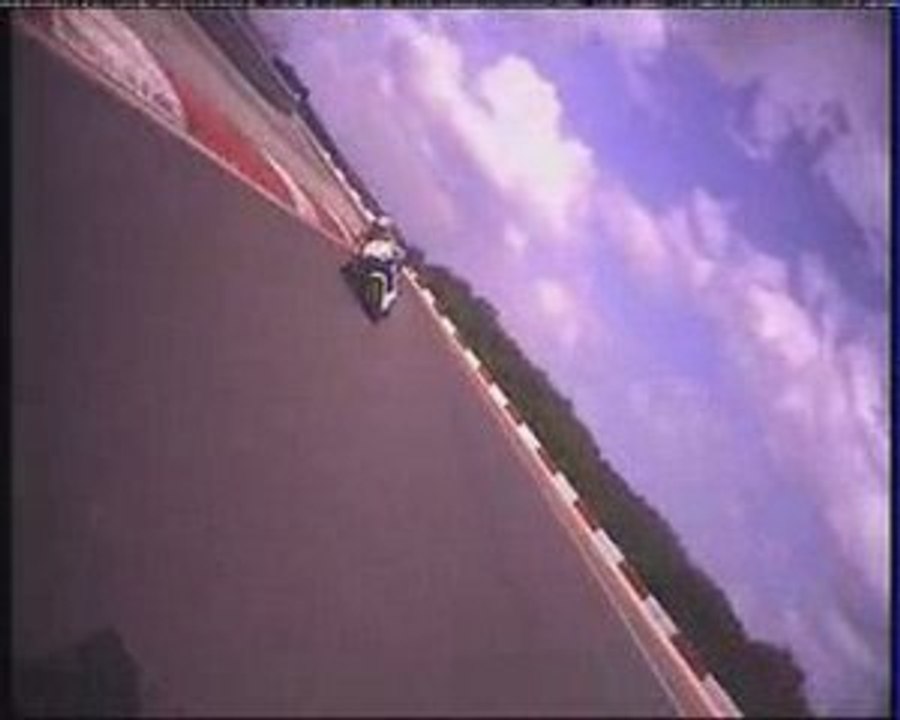 Dijon prenois camera embarqué 1000 gsxr vs R6