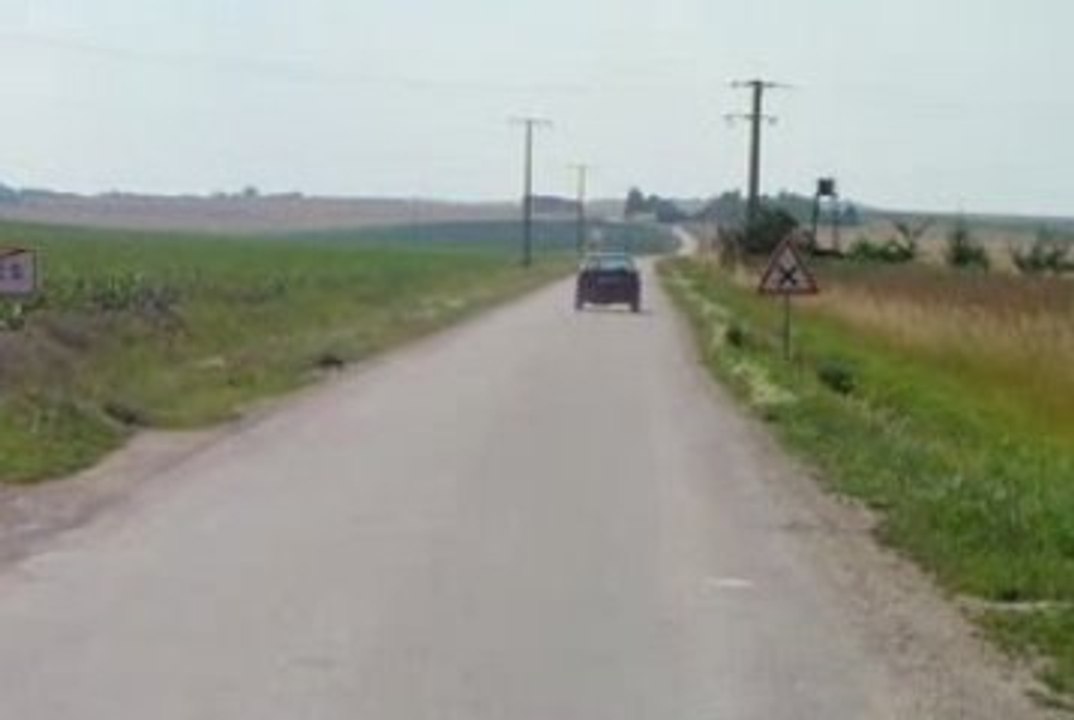 LOLA SORT DU GARAGE !!!