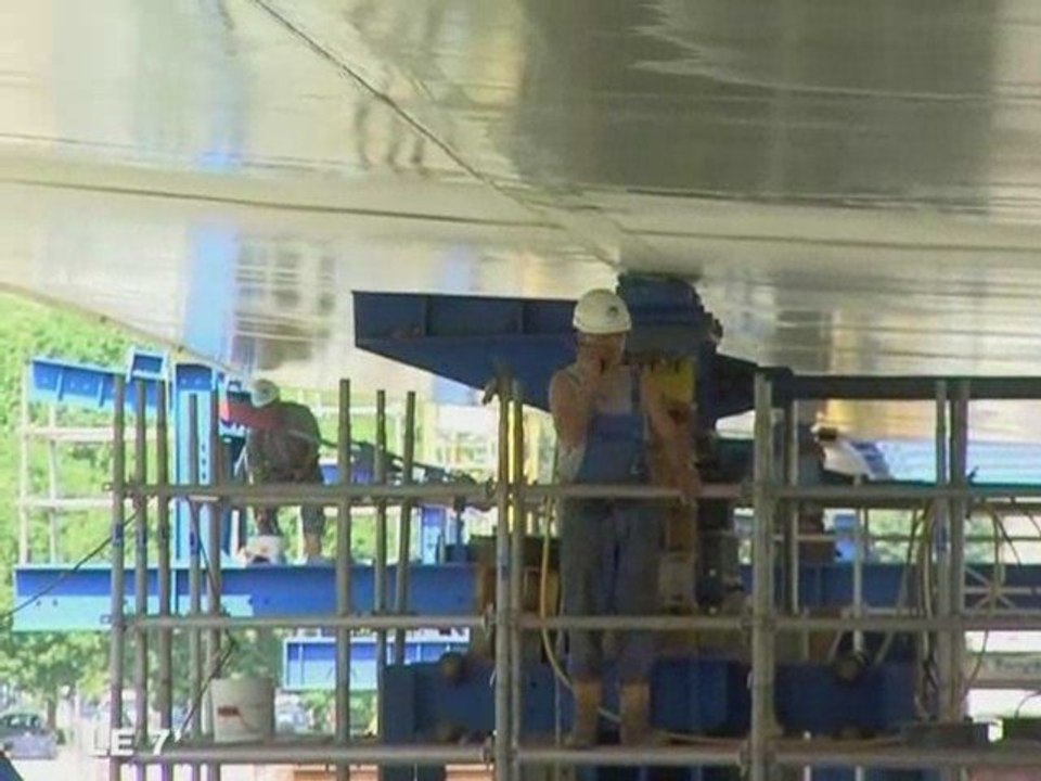 Le pont du tramway d'Angers avance!