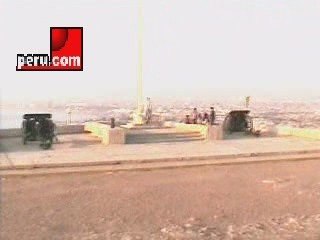 Peru.com: Bandera chilena flamea en Morro de Arica