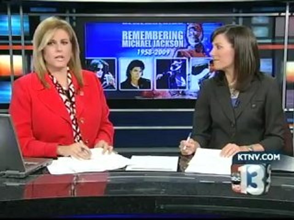 Reporter Slaps Drunk Guy Interrupting Live News