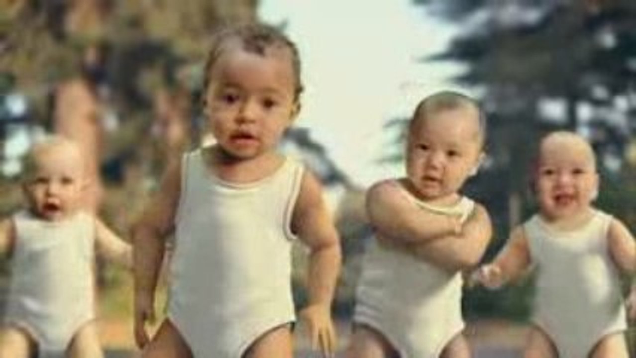 PUB: Evian avec de jolies bébé