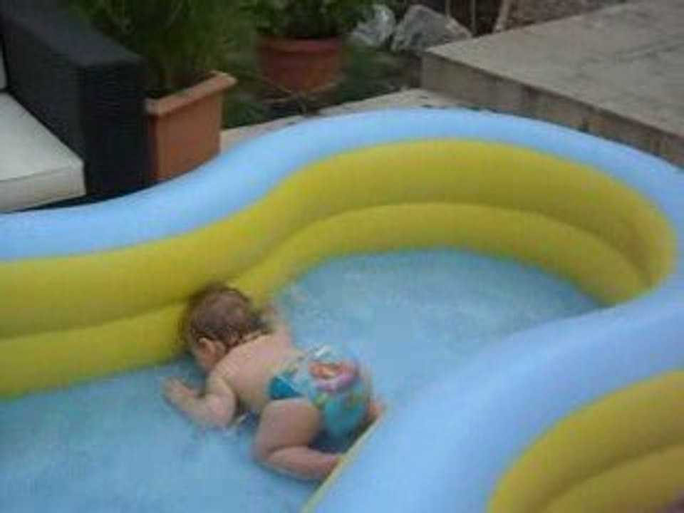 premiere fois dans piscine