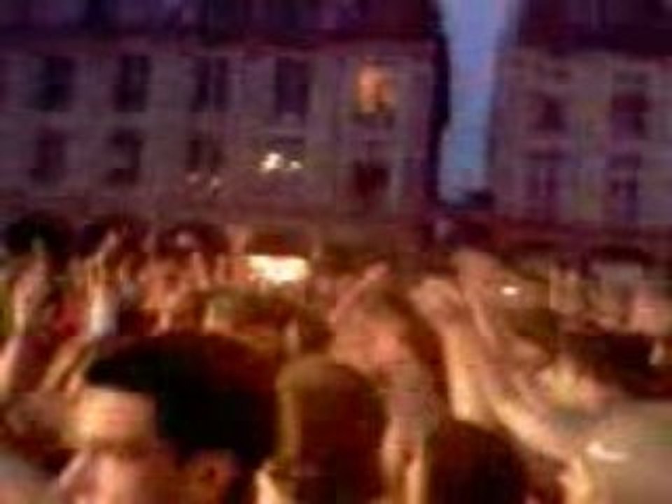 Coldplay Arras Main Square Fix You