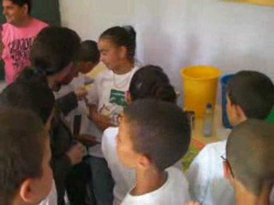 Fadela Amara et les jeunes d'Atout Foot 02.07.09