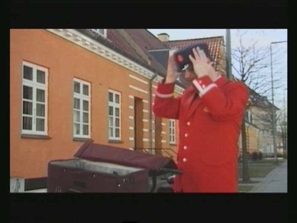 Shortfilm: The postman always checks it twice