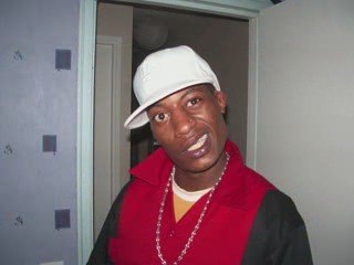 VESTI ICE SKATTING AND BOWSHIT