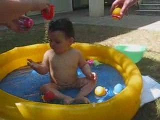 Un moment de détente dans la piscine
