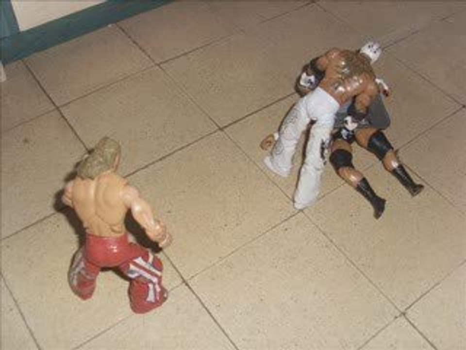 REY MYSTERIO VS TRIPLE H