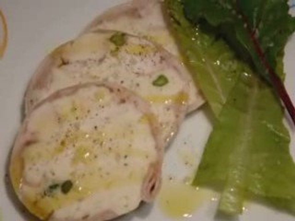 Conejo Deshuesado Relleno con Pistachos