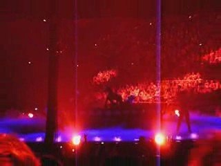 intro circus with queen perez