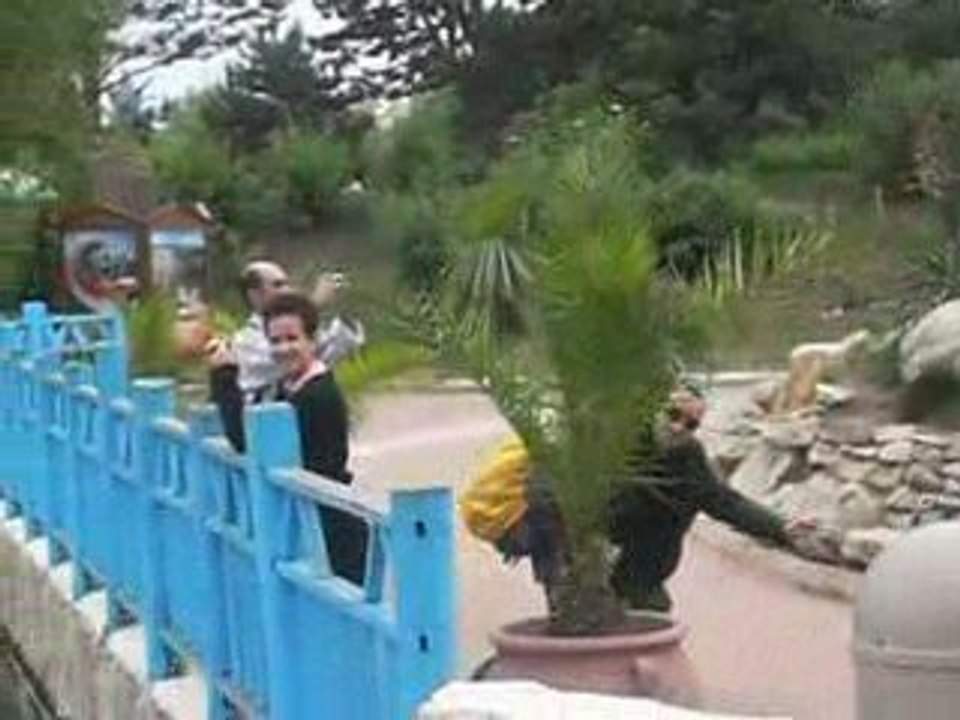 petite balade a coté du tonerre de zeus au parc asterix