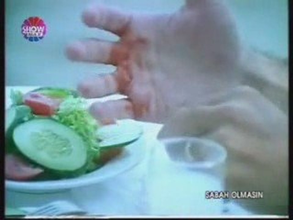 Türk Filmi - Plastik Bardak El Kesiyor :)