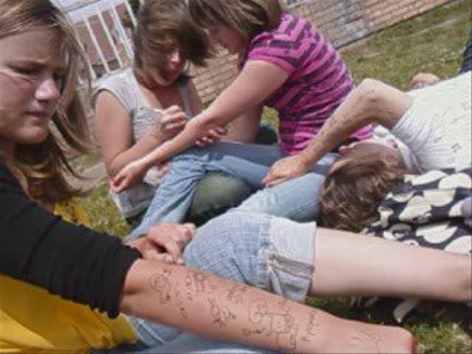 Les années collége 2006-2009 Anaïs, Manon, Lou, Julie, ...