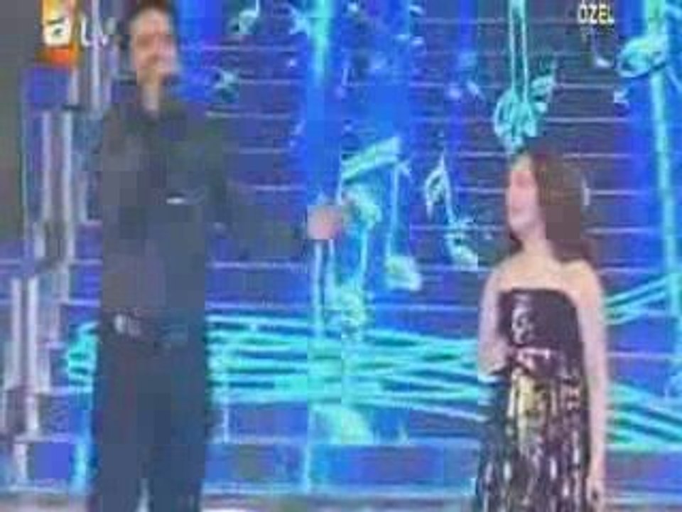 Aycan Çelik Emre Altuğ Gidecek Yerim mi Var Bir Şarkısın Sen