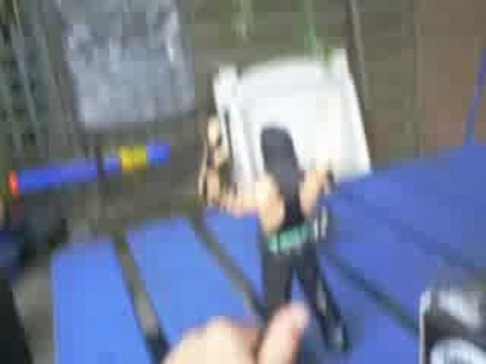 jeff excute power bombe sur son frere matt