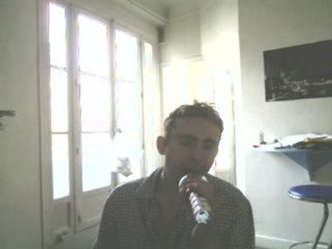 Wiwi égratigne je chante et je danse