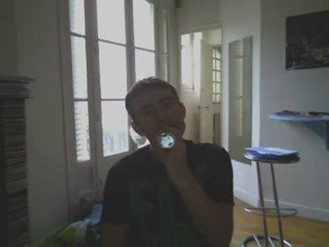 Wiwi égratigne livin' on the edge