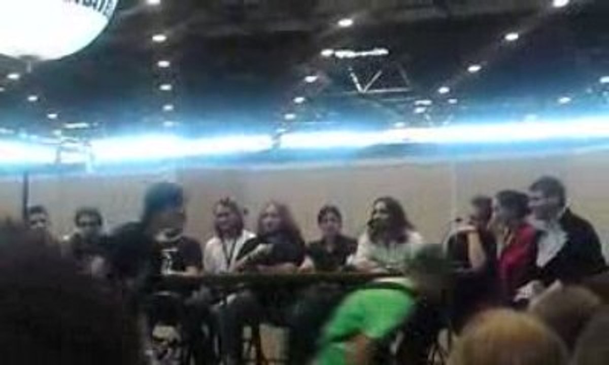 NOOB - Gaea en retard à la conférence - Japan Expo 09 Part2