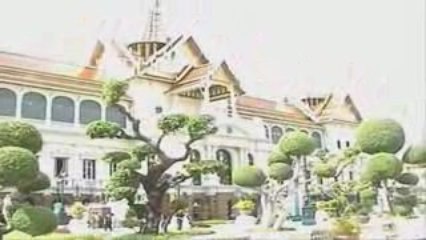 Beautiful Bangkok Palace Exterior (With Temples)