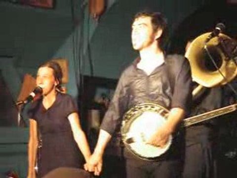 LES BLEROTS DE RAVEL : Une Rue sur le Bateau El Alamein