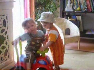 C'est bien d'avoir un jumeau!!!