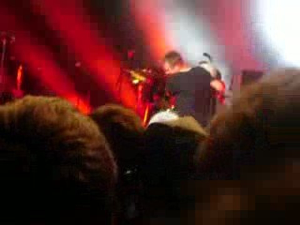 Blur - Fourvière (Lyon) - Damon Albarn et son mégaphone