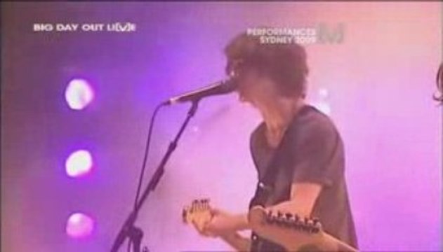 Arctic Monkeys - Crying Lightning (Live at Big Day Out 2009)