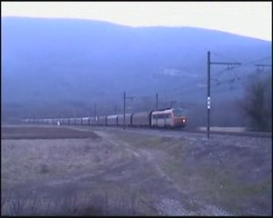 Une BB 26000 avec seulement un phare à Artemare