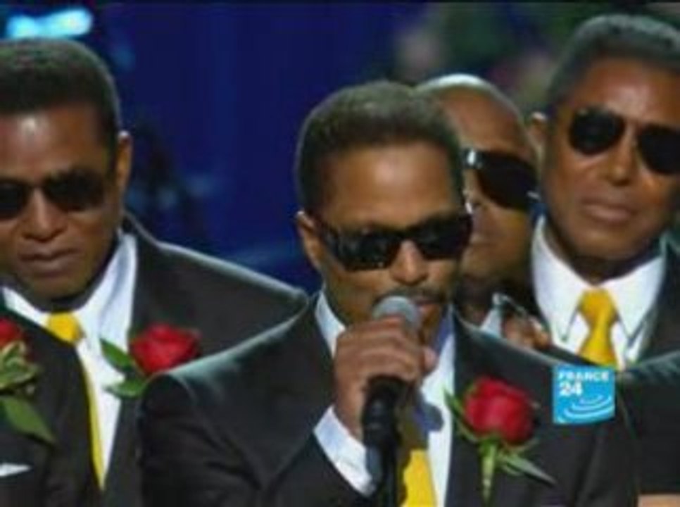 Une pléiade de stars a rendu hommage au chanteur